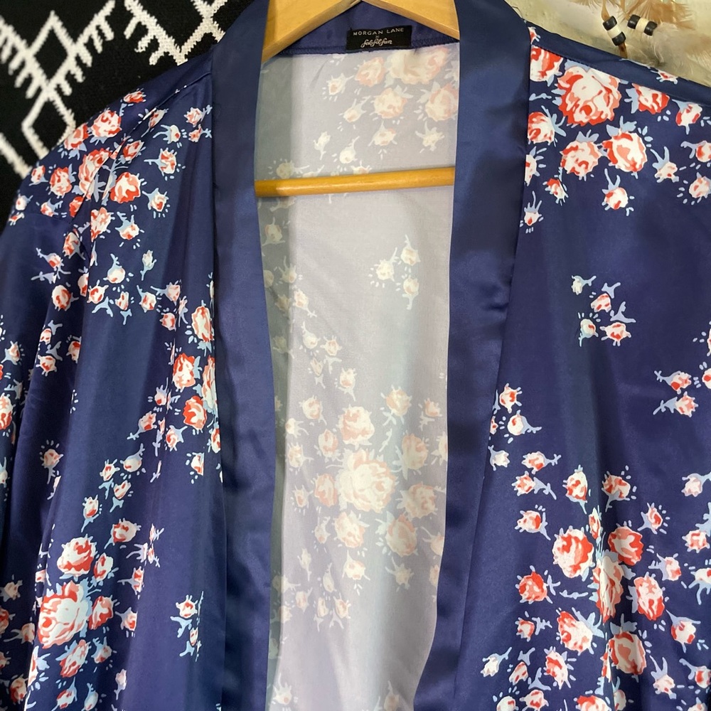 Morgan Lane Allie Navy Blue floral satin Kimono Robe with sash tie
